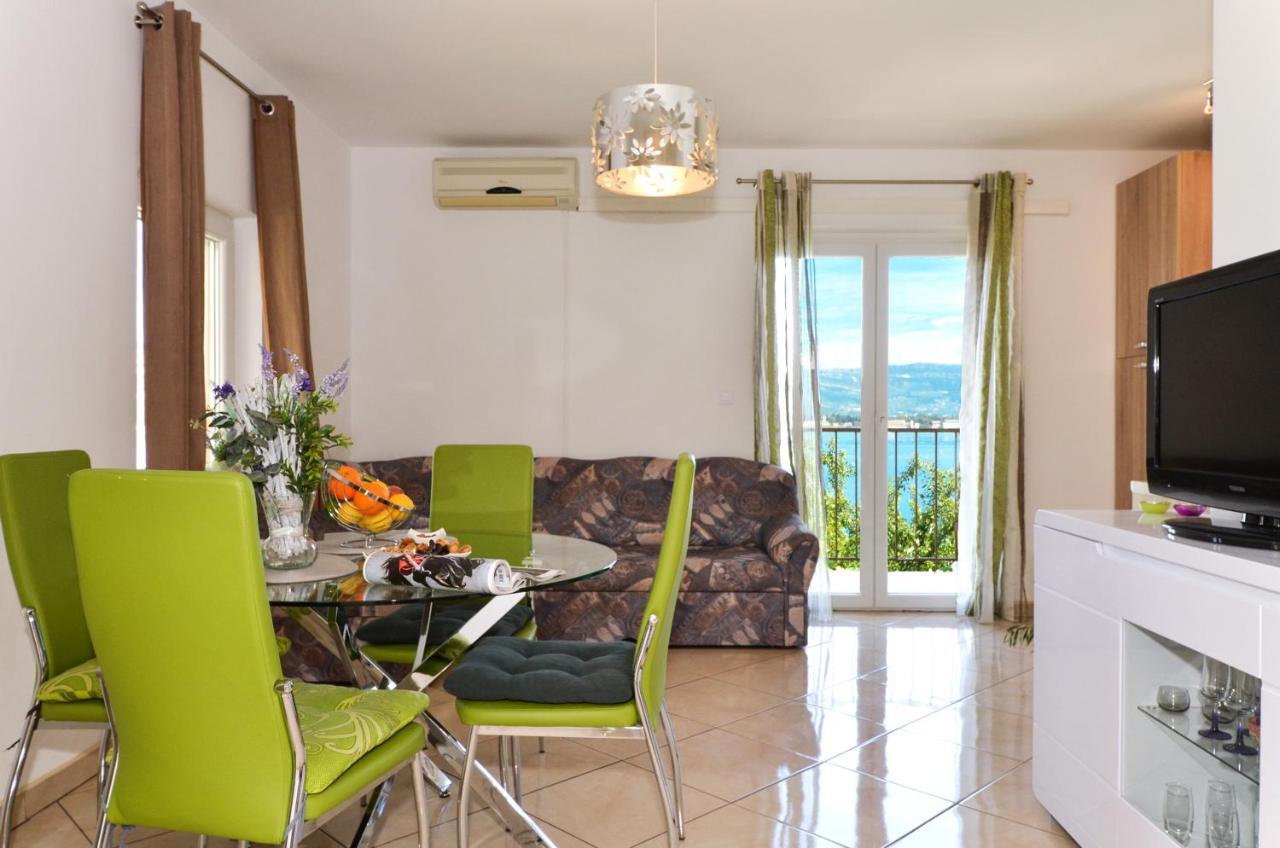 Apartment With A Sea View Terrace, Ciovo Near Trogir Ngoại thất bức ảnh